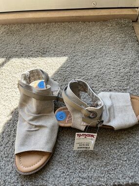 T.J.Maxx Women's Light Beige Open-Toe Wedge Sandals